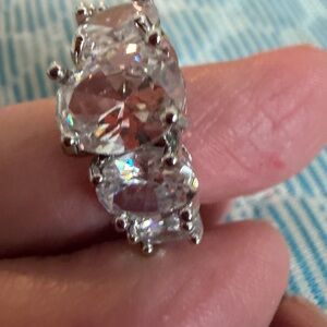 Elegant 18.00 carat diamonquie diamond Women's Ring